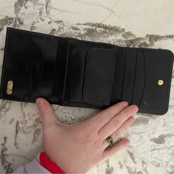 Fendi Bi-Color Wallet 🔥 - Picture 4 of 6